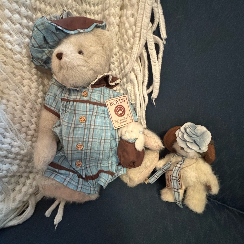 Charming Collectable Genuine Boyds Bears duo in plaid. Renee LaBrewin with Gigi